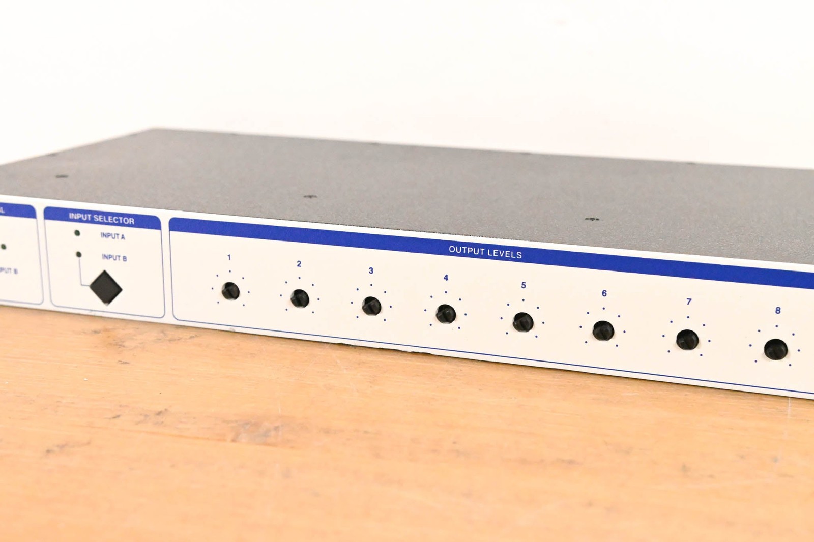 Brainstorm Electronics SR-28 Timecode Distributor/Reshaper (NO PSU) CG01Q8B