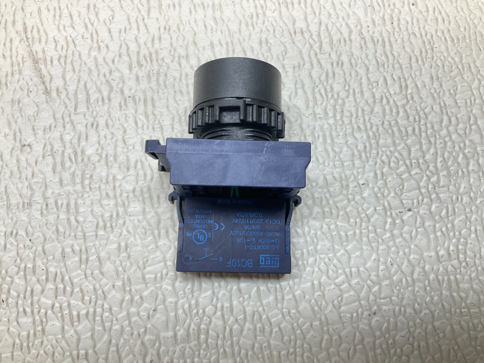 WEG BC10F Black Momentary Push Button BC1OF (TSC)
