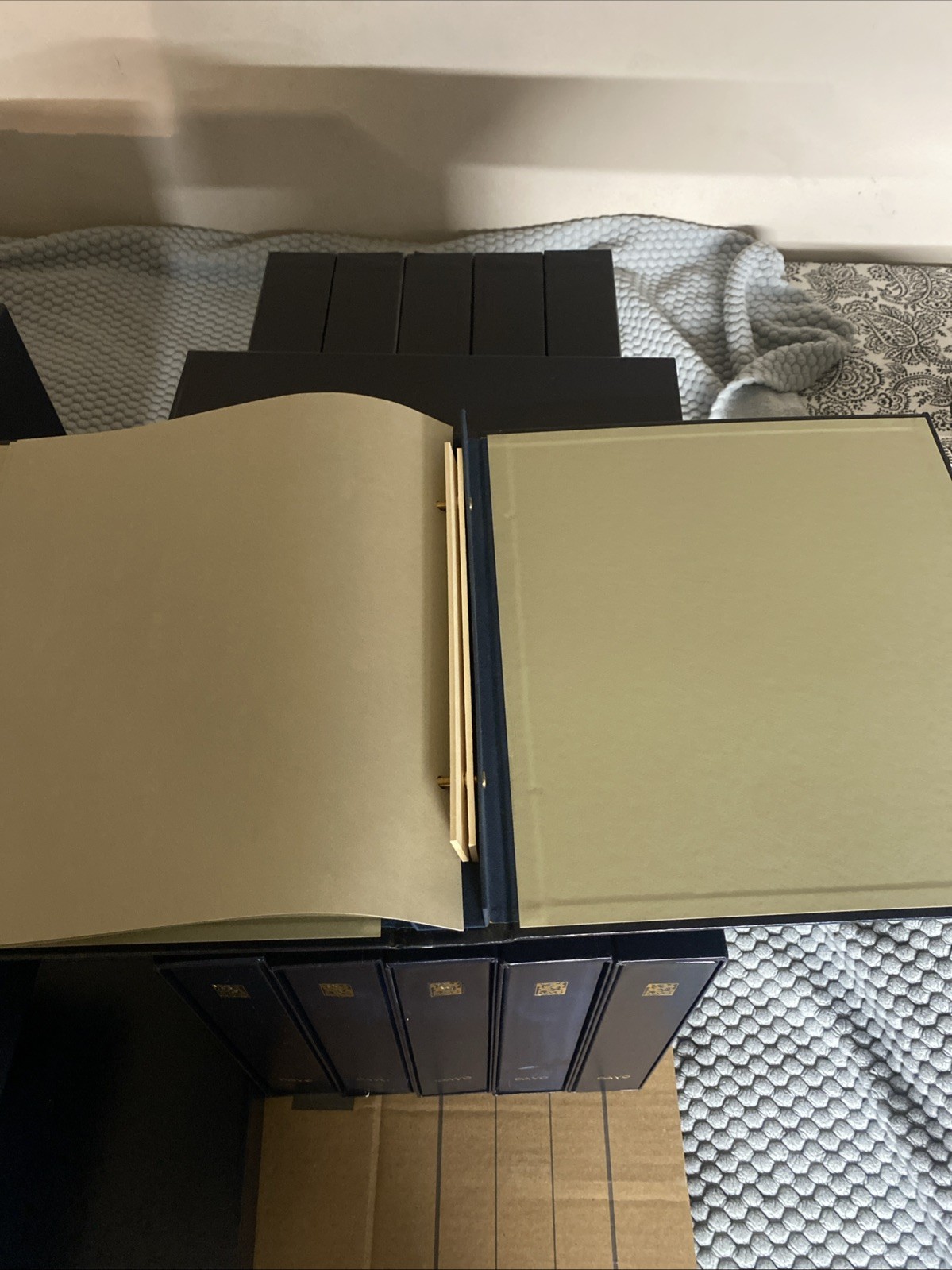 Davo Pre Owned stamp album