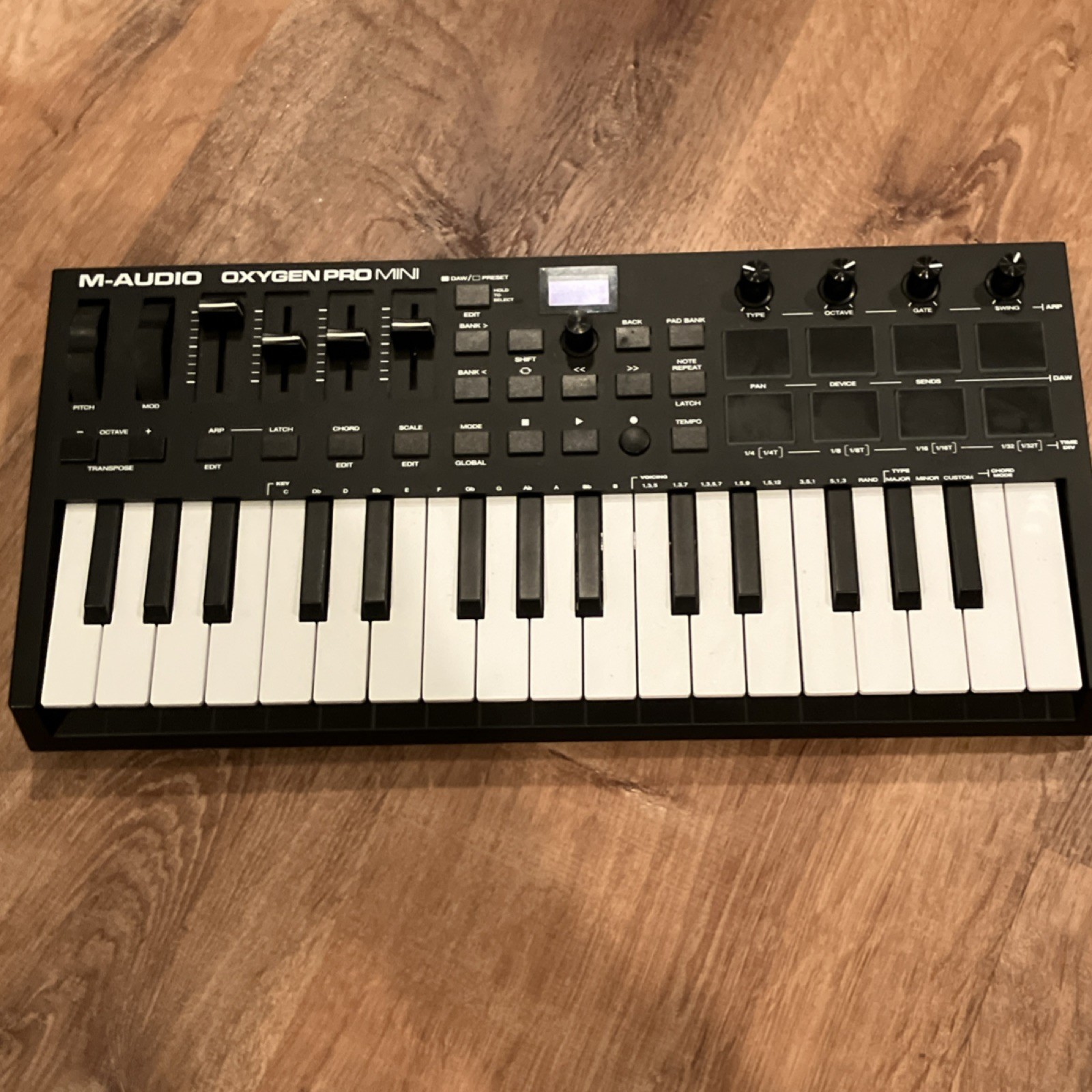 M-Audio Oxygen Pro Mini MIDI Keyboard Controller 32 Synth Keys USB Faders Pads