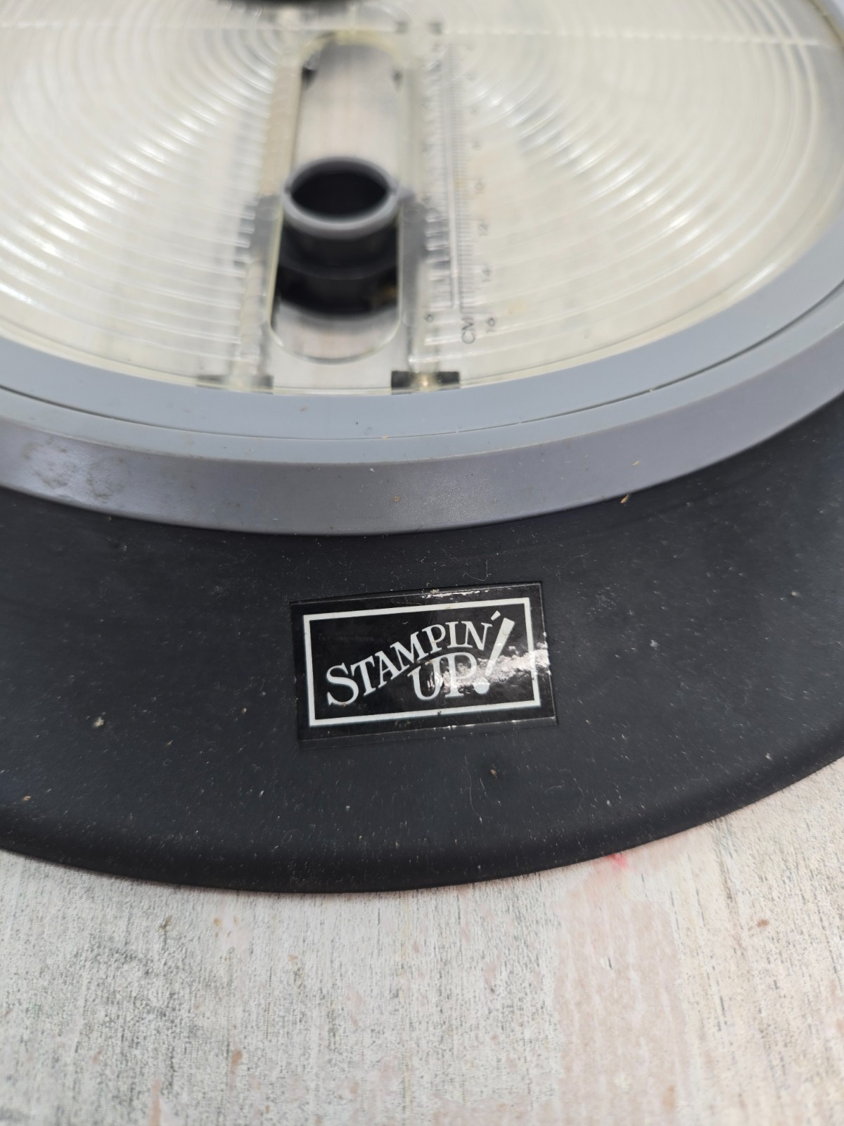 Stampin Up Circle Scissor Plus Cutter Bee