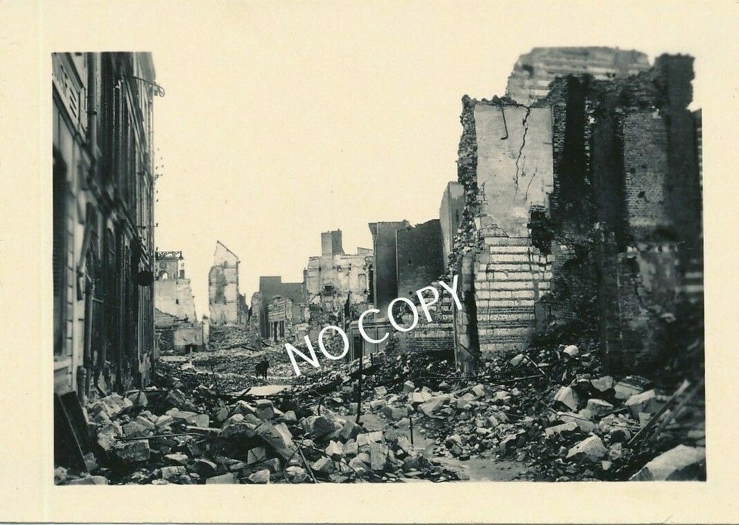 Photo WK2 Destroyed Streets And Houses In Amiens France C1.61