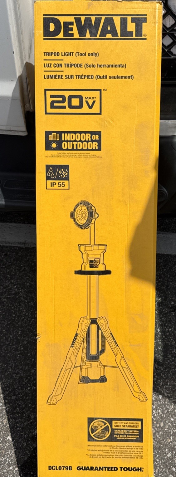 NEW Dewalt DCL079B 20V MAX Cordless Tripod LED Work Light- Tool Only