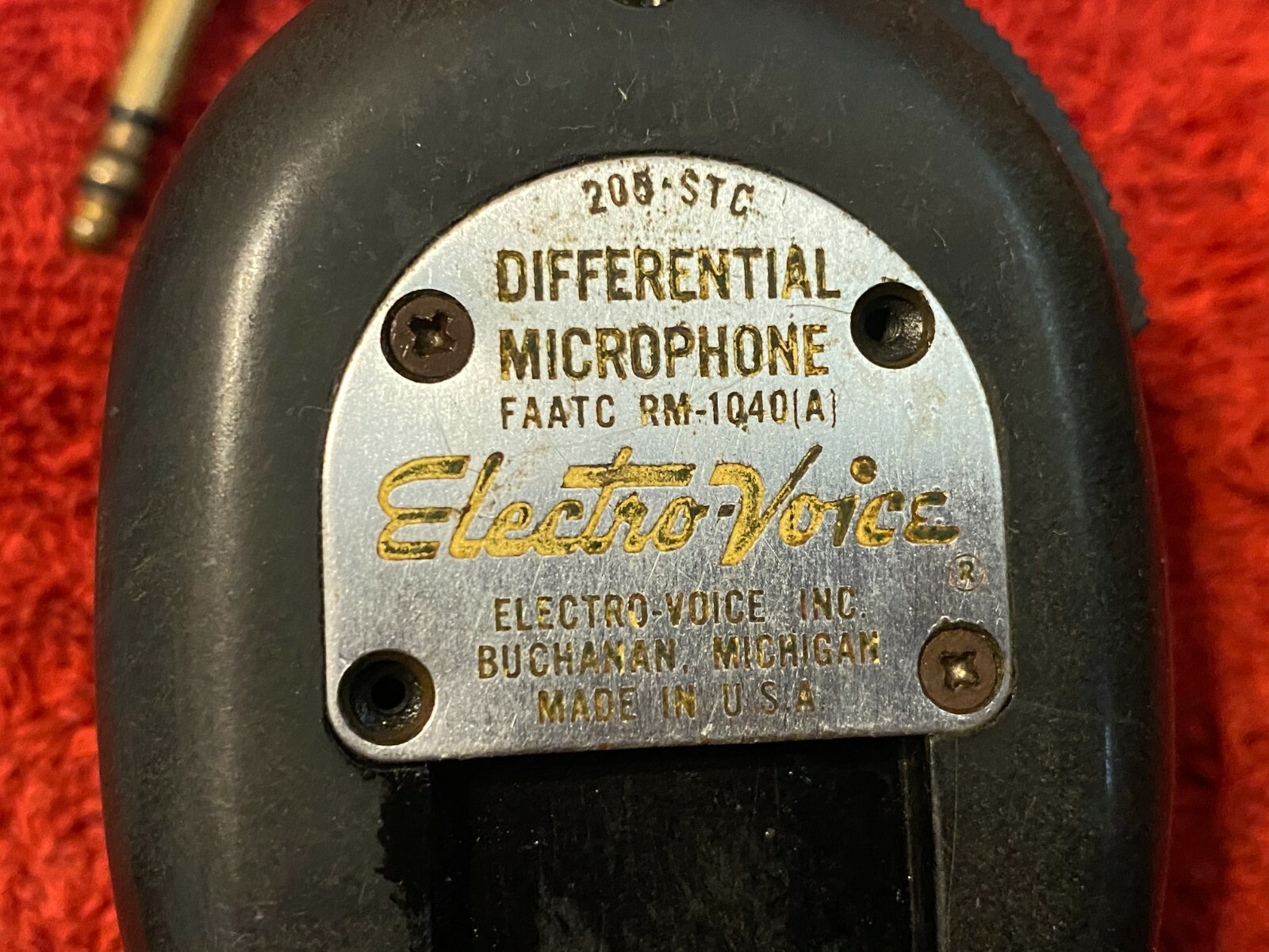ELECTRO-VOICE MODEL 205-STC DIFFERENTIAL HANDHELD MICROPHONE