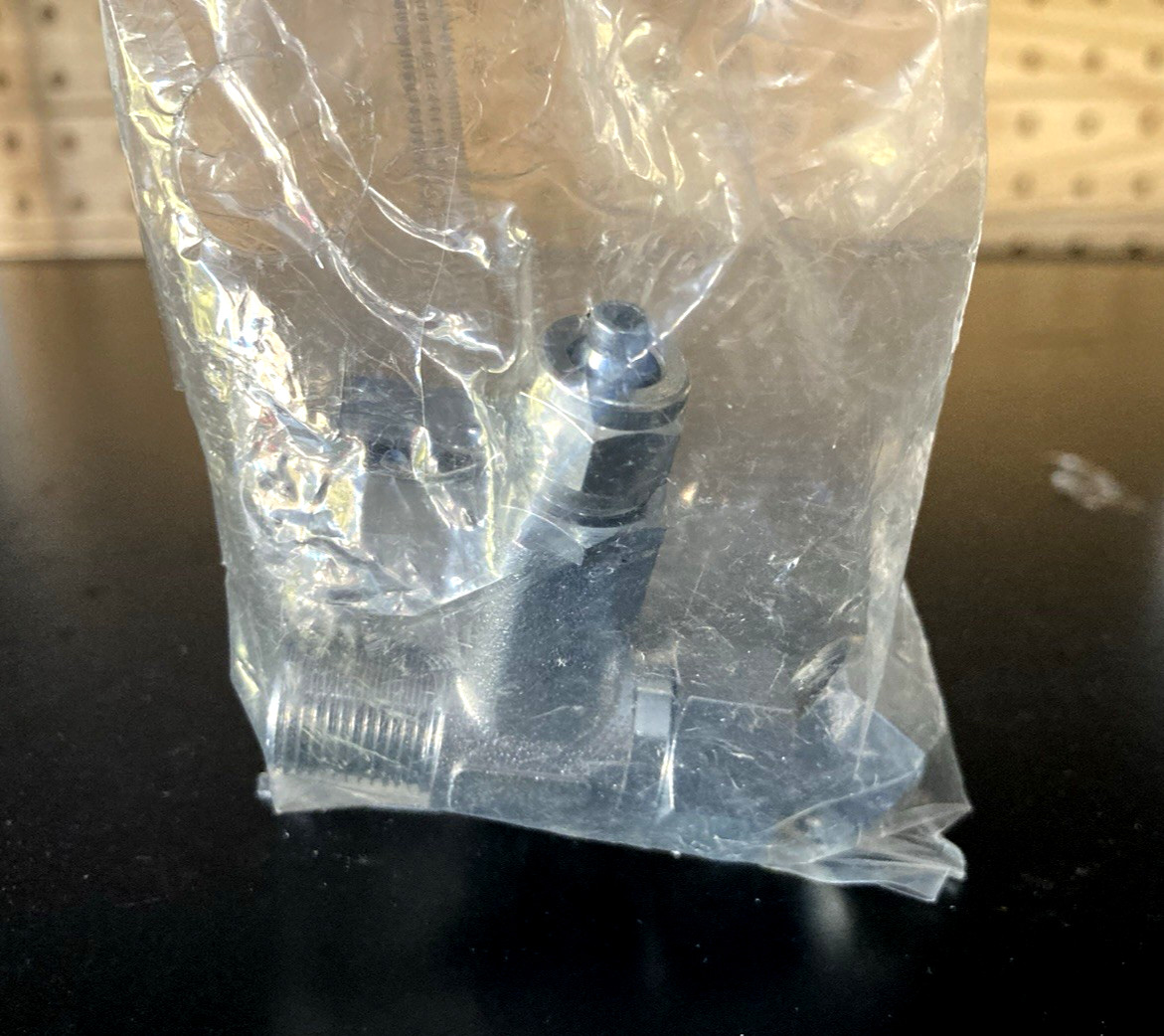 ICE MAKER WATER VALVE Tube Size 1/4" compression, Pipe size 1/8"