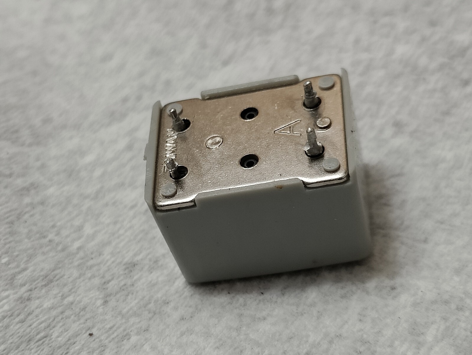 CS-8406 CUI G Piezo Buzzers & Audio Indicators Buzzers