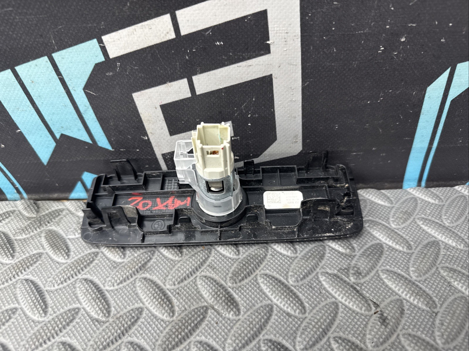2020-2026 BMW X6 X6M G06 F96 CENTER CONSOLE REAR 12V POWER SOCKET OUTLET PORT