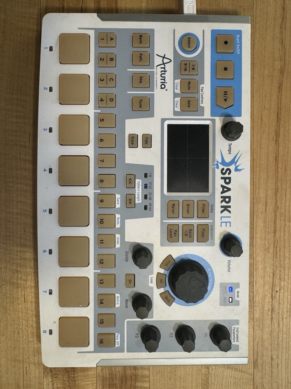 ARTURIA SPARK LE Sequencer Hybrid Drum Machine - Tested