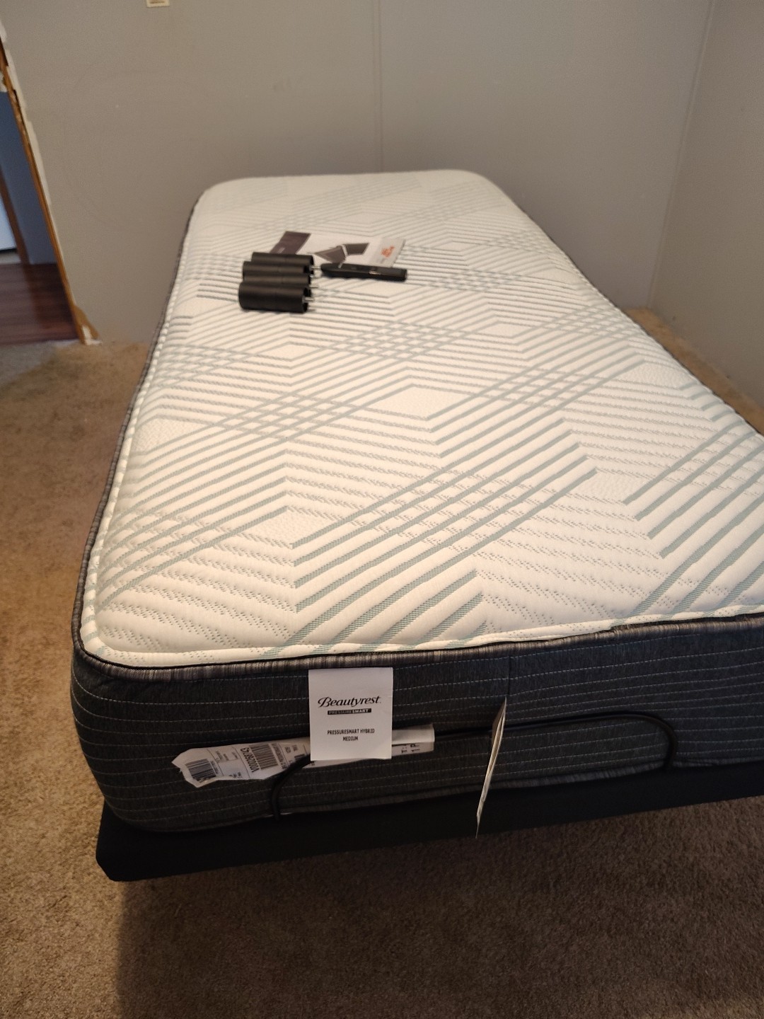 Beautyrest Sleepy Deluxe Electric Adjustable Bed With Massage Function And Light