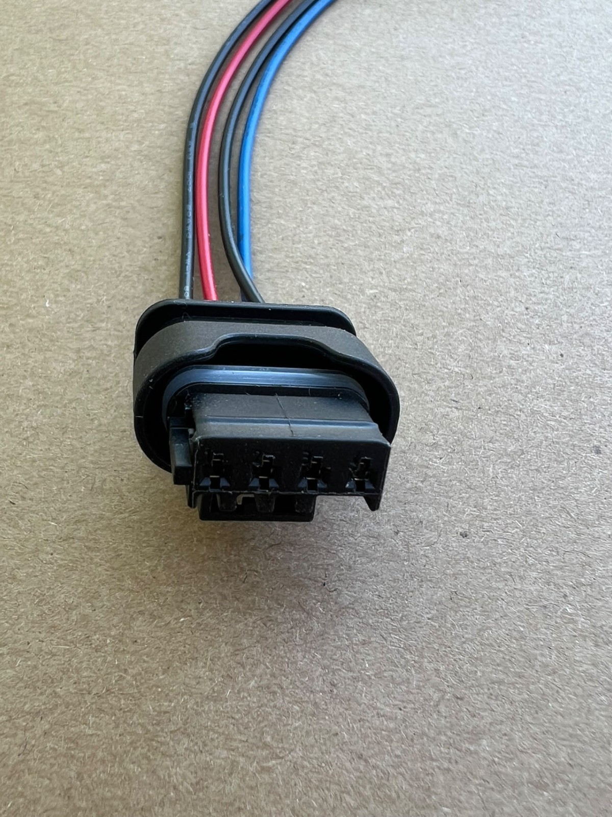 NEW FOR 2008-2011 JEEP WRANGLER 68396618AA RADIATOR FAN MOTOR CONNECTOR
