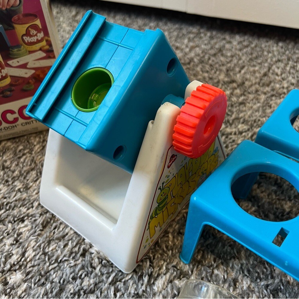 Play-doh Vintage 1980 Microscope Crank Out Crazy Critters In Box Set Kenner