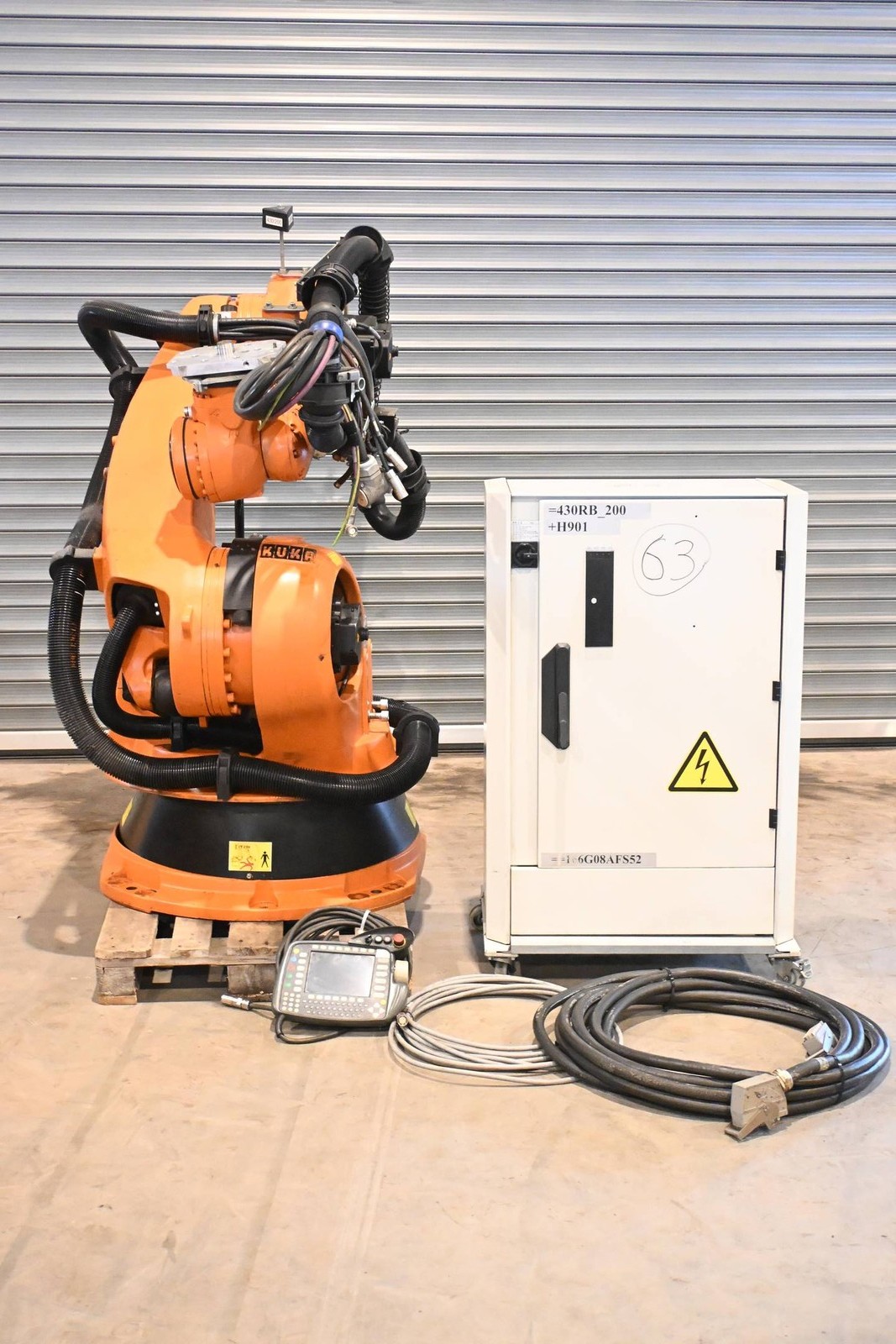 KUKA Industrial Robot KR 210-2 2000 ( 122540 ) + (V) KRC2 ed05 + 00-130-547