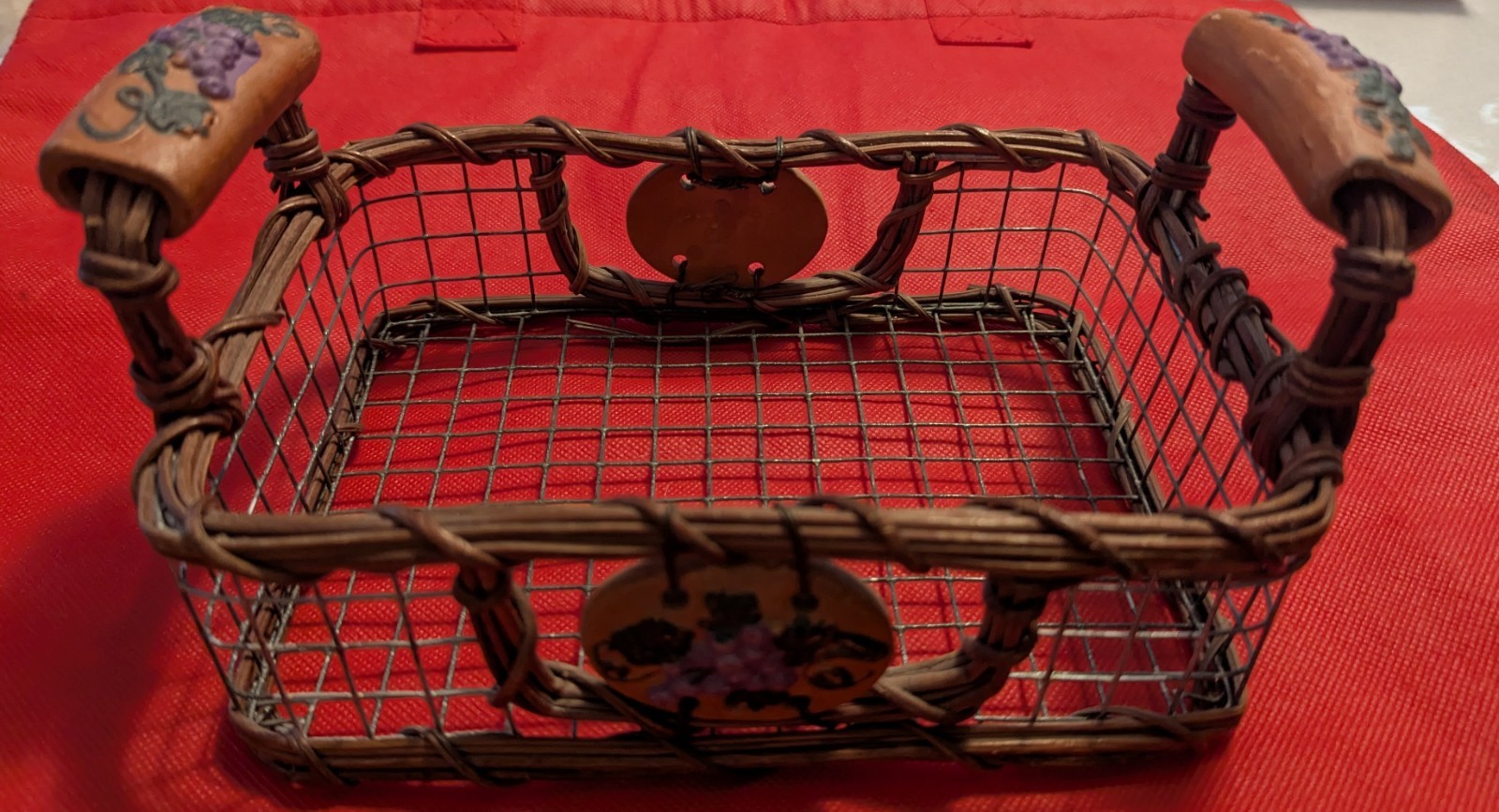Vintage Rustic Vineyard-Style Serving Basket