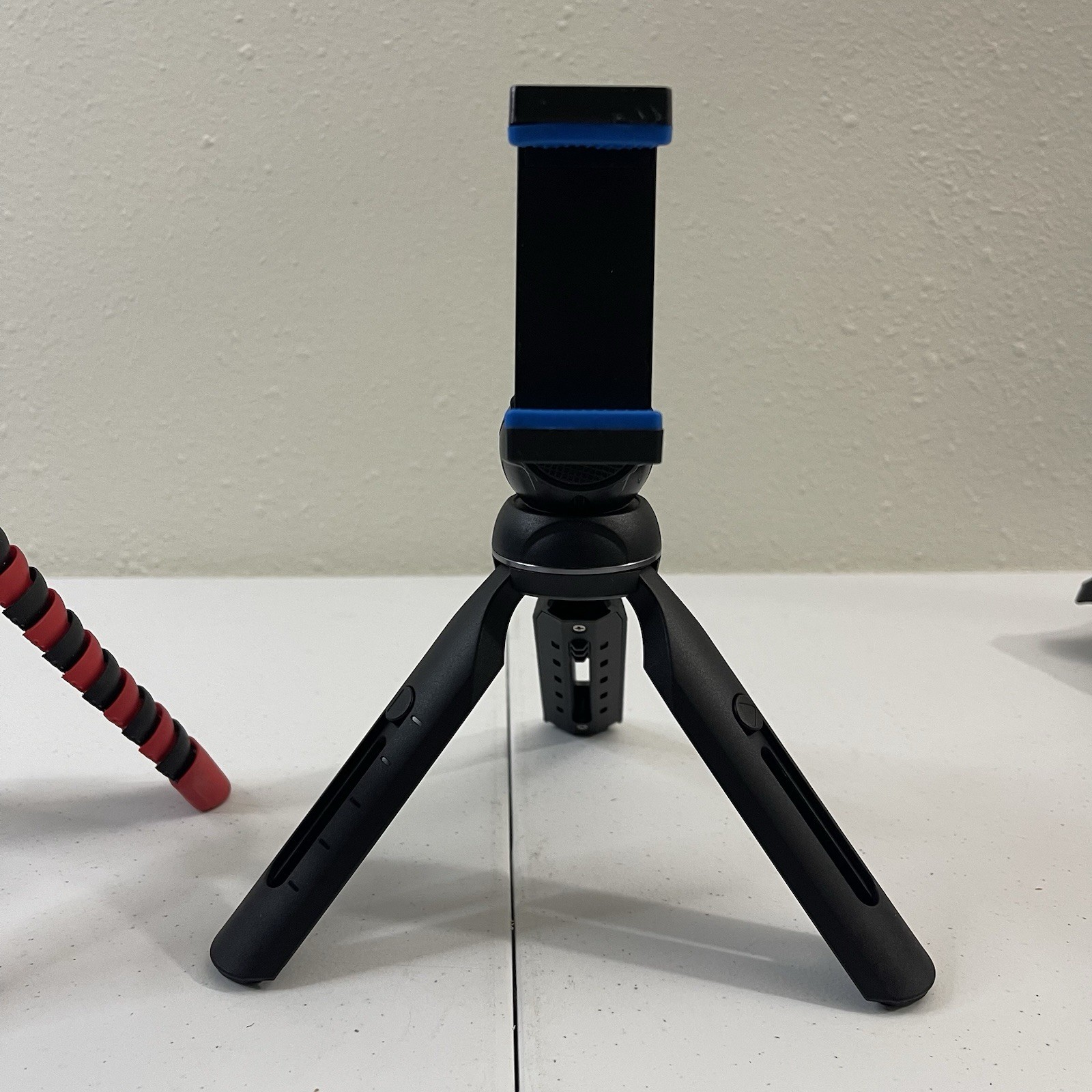 Mini Tripods With Flexible & Standard Stands, Adjustable For Smartphones