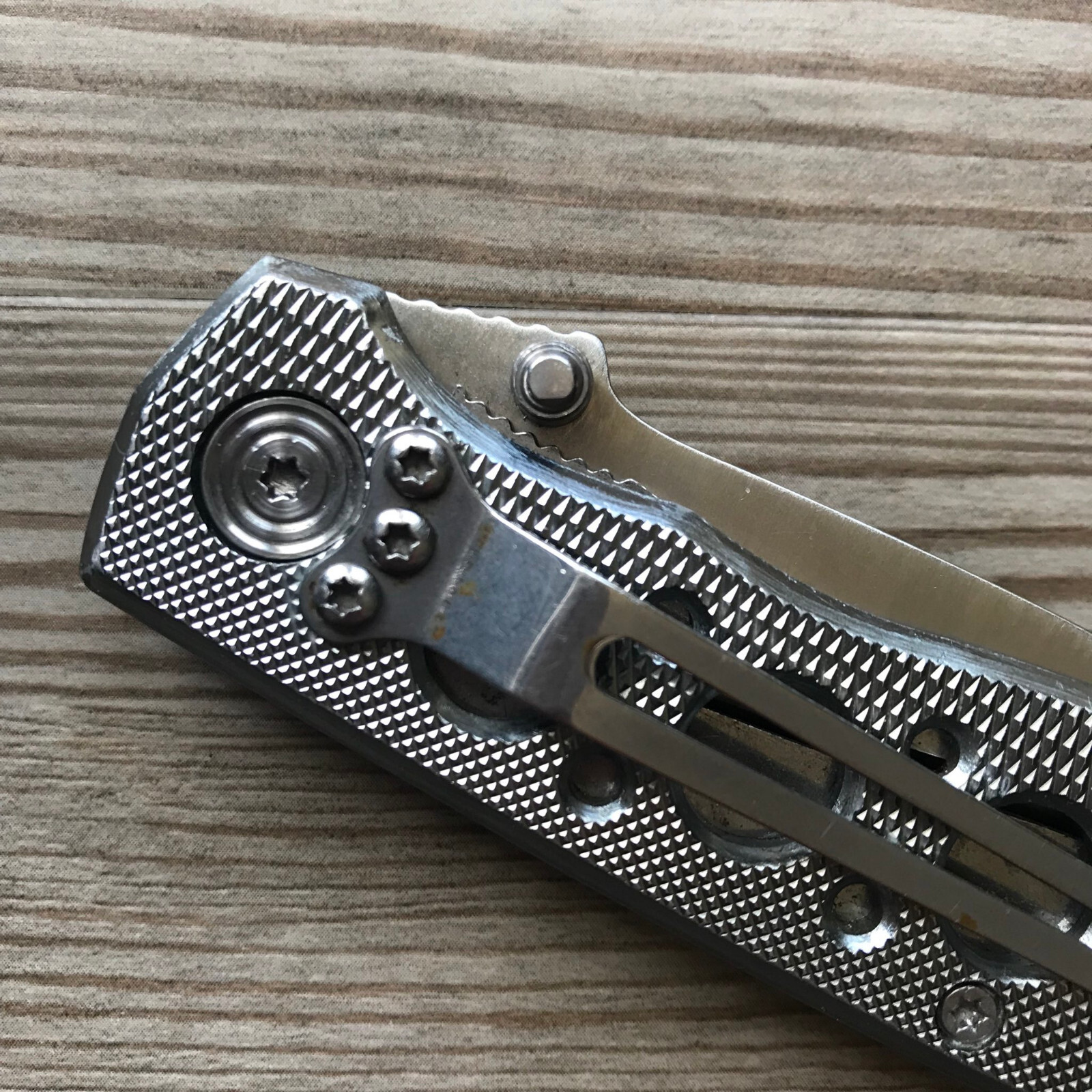 Smith & Wesson SS Extreme Ops CK105H Plain Edge Folding Knife Stainless