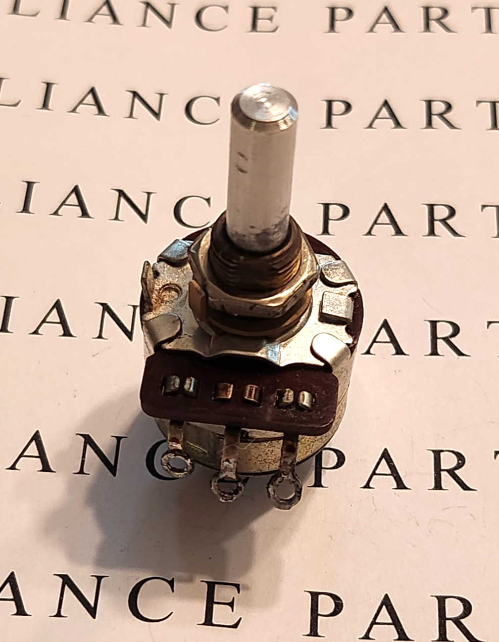 97K OHM CTS POTENTIOMETER W/SWITCH R1379618  333172-640  TESTED
