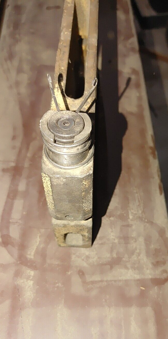 Strippit 8 BN 1-1/4" C-Frame Complete with Punch and Die Some grinding on front