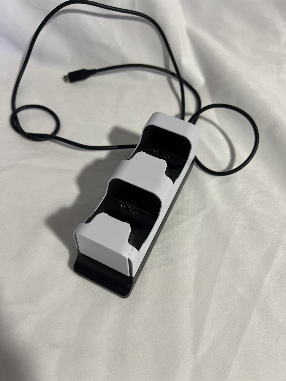 Insignia Dual Controller Charging Station For Playstation 5