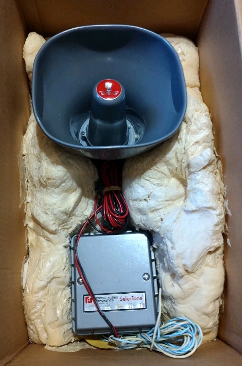 NOS Federal Signal 300GC-125 SelecTone® Amplified Horn Speaker
