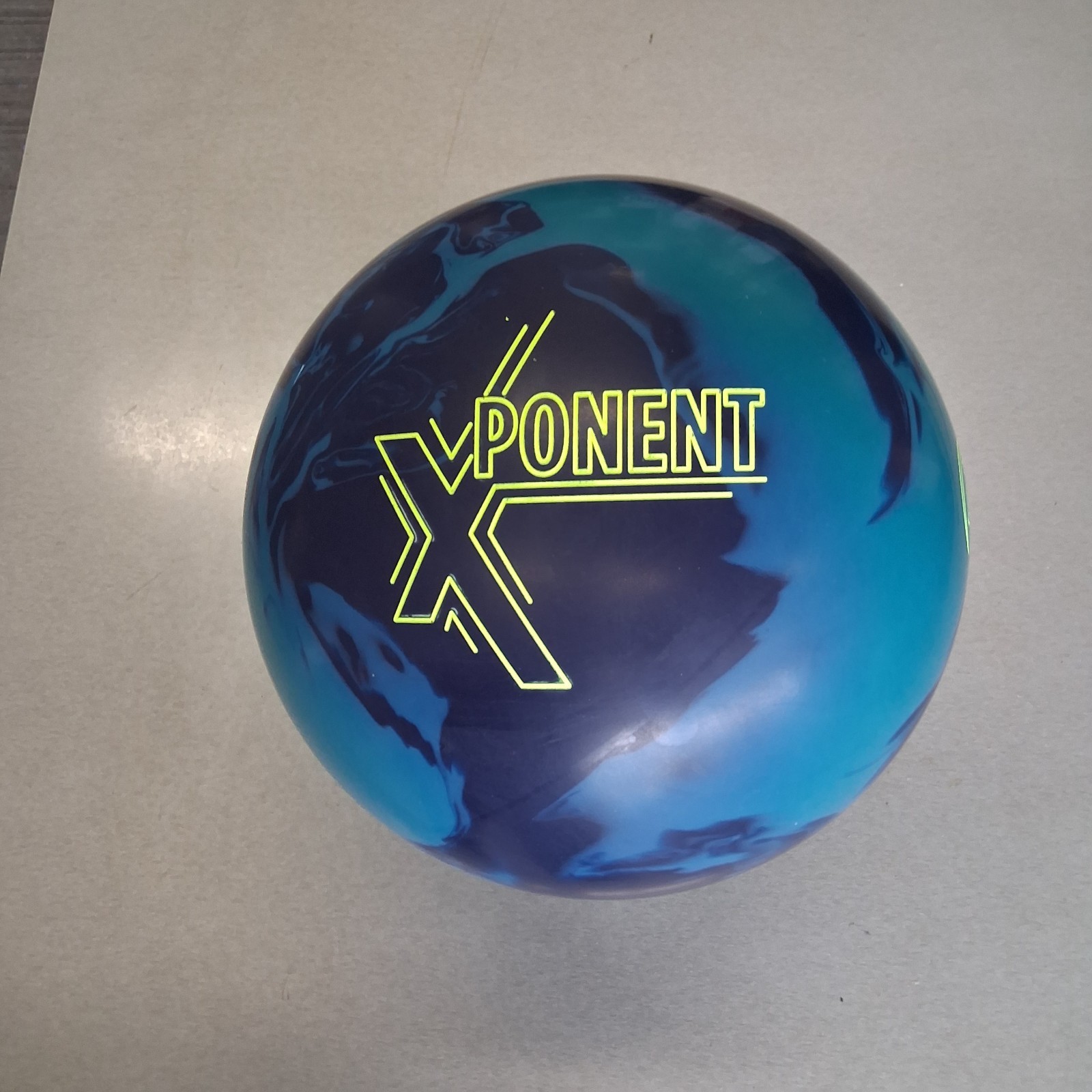 900 Global Xponent  BOWLING BALL 15lb 1st quality  NEW BALL IN BOX!!  #050
