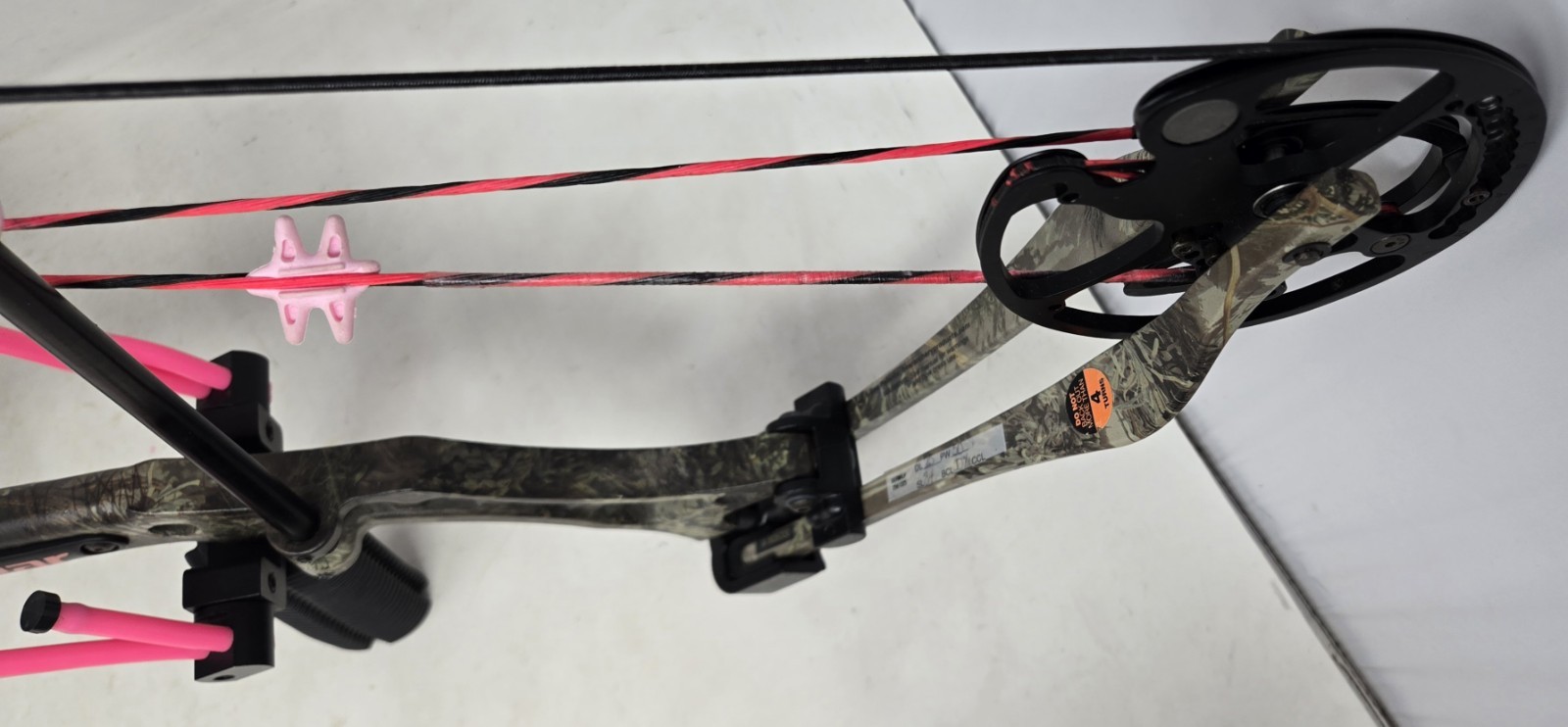 Bear Archery Compound Bow Package - Hard Case Arrows Accessories EUC Bundle