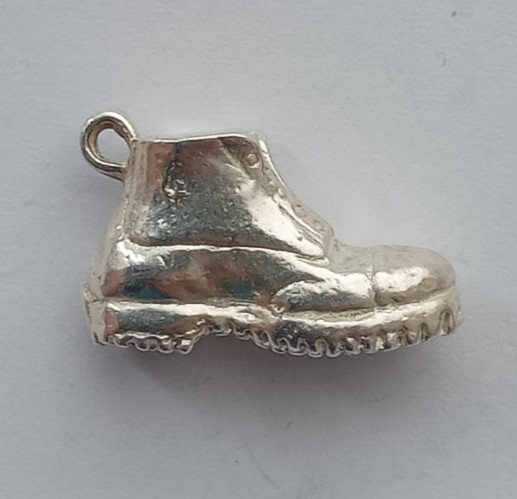 1960s-80s VINTAGE SILVER BRACELET CHARM BOOT.   CH2-8