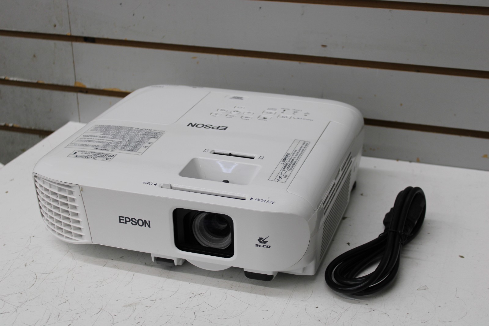 Epson PowerLite 992F H988A 4000 Lumens Home Theater 1080p Projector