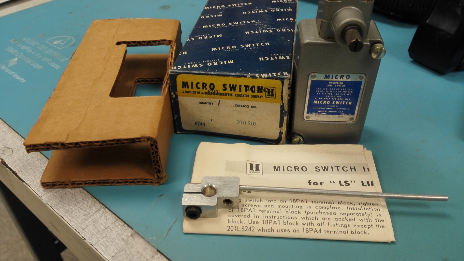 NIB HONEYWELL MICROSWITCH 201LS10 LS LIMIT SWITCH WITH LEVER