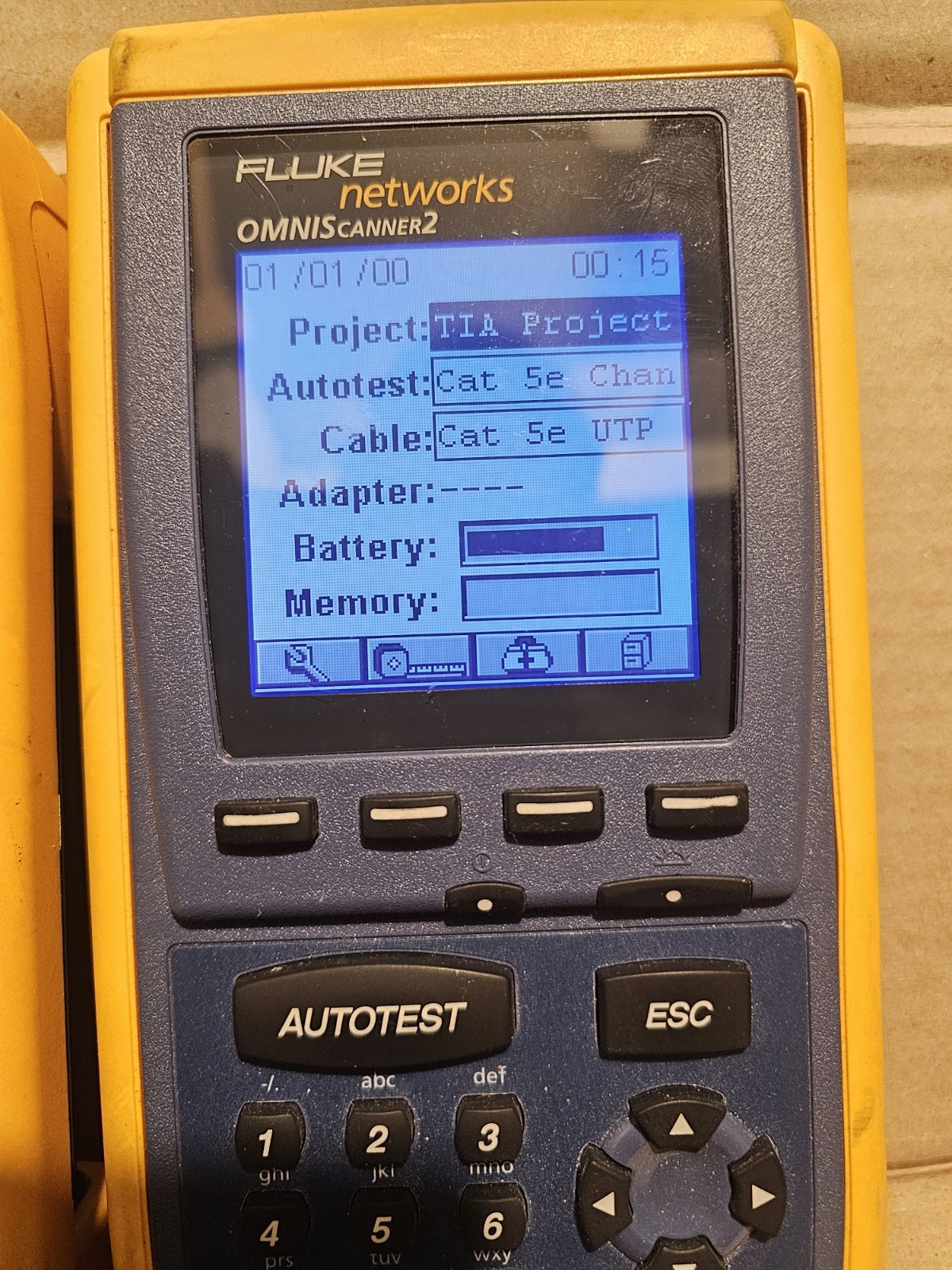 Fluke Networks OMNIScanner 2 Cat5 Cat5e Cat6 Certifier Tester Cable Analyzer V