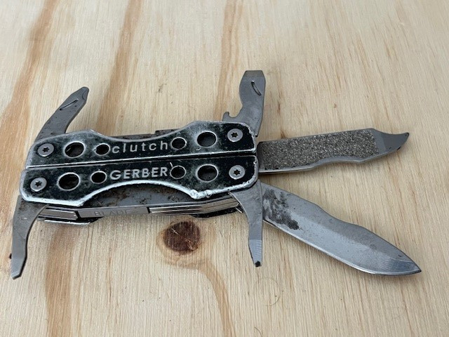 Gerber Shortcut Multi-tool w/ Black Handles Pliers Keychain — Great condition