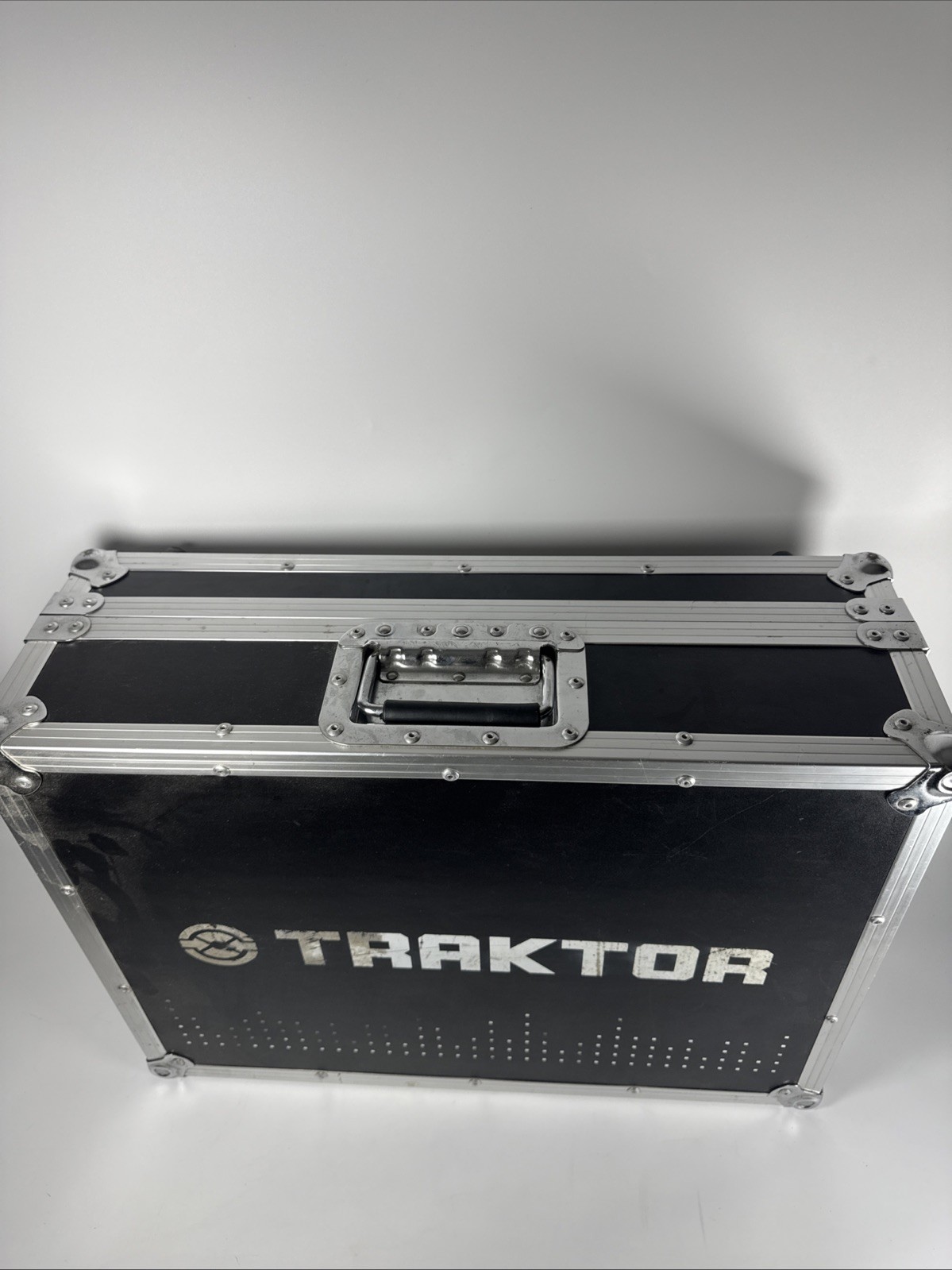 Native Instruments Traktor Kontrol S4 MK1 DJ Controller 4-Channel Black