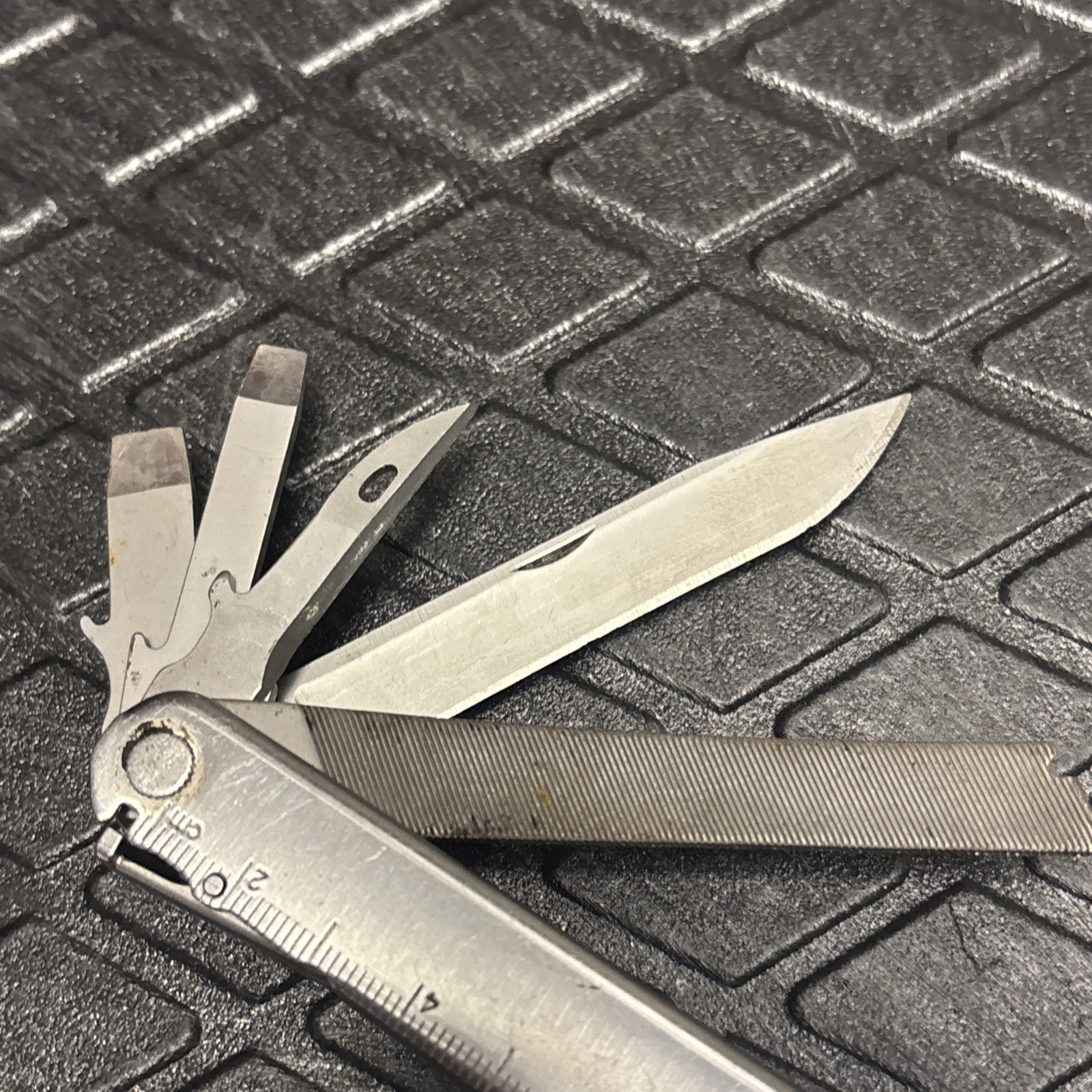 Leatherman Core Multi-Tool! Stamped 0509