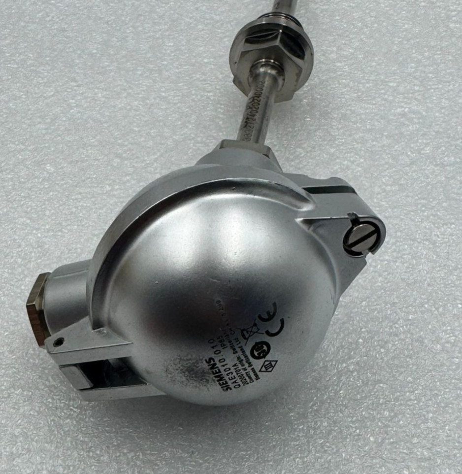 SIEMENS QAE3010.010 PT100 immersion temperature sensor