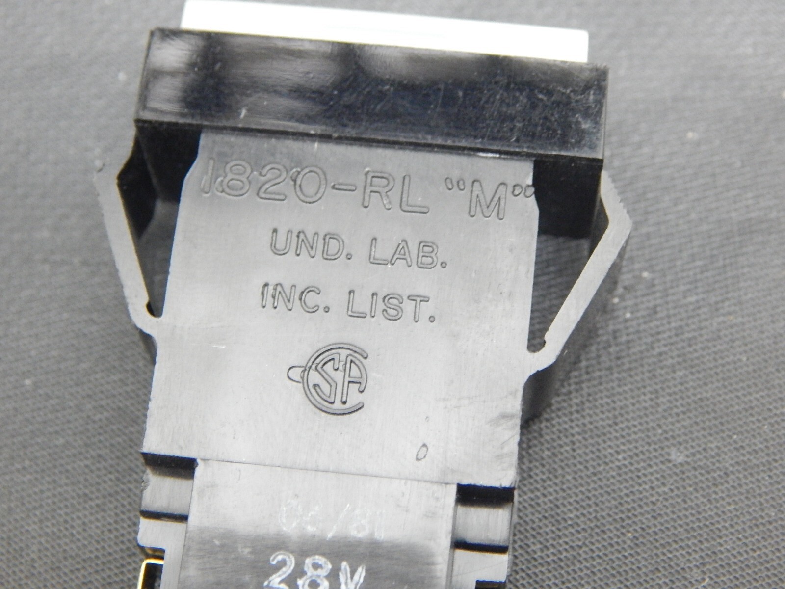 MOLEX 1820-RL "M" SNAP IN PANEL MOUNT PUSH BUTTON SWITCH WHITE/CLEAR LENS