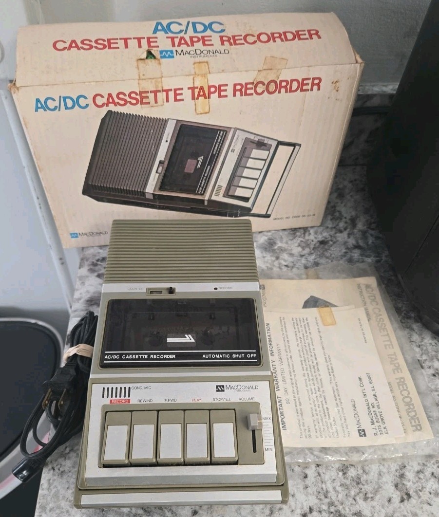 Cassette Tape Recorder ac/dc Macdonald Instruments 6-33-18 READ DESCRIPTION
