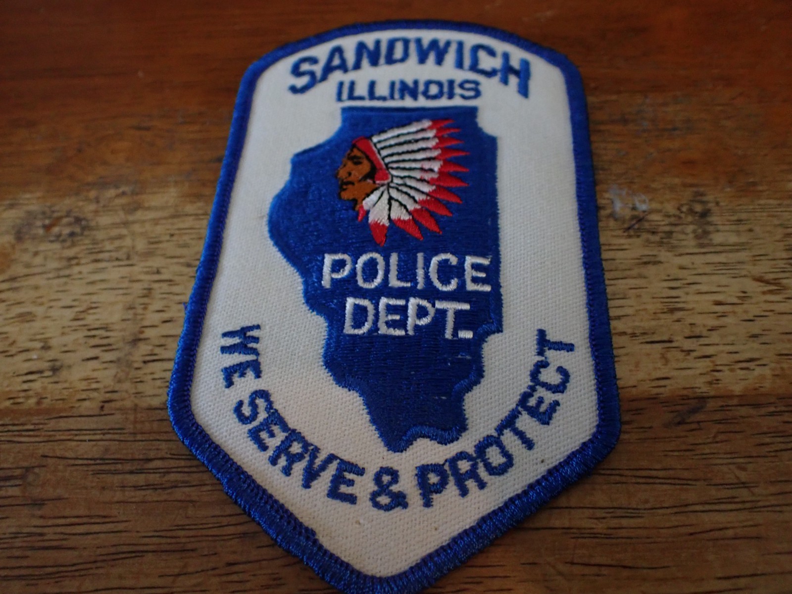 SANDWICH ILLINOIS POLICE COLLECTIBLE OBSOLETE SHOULDER   PATCH  BX 25#17