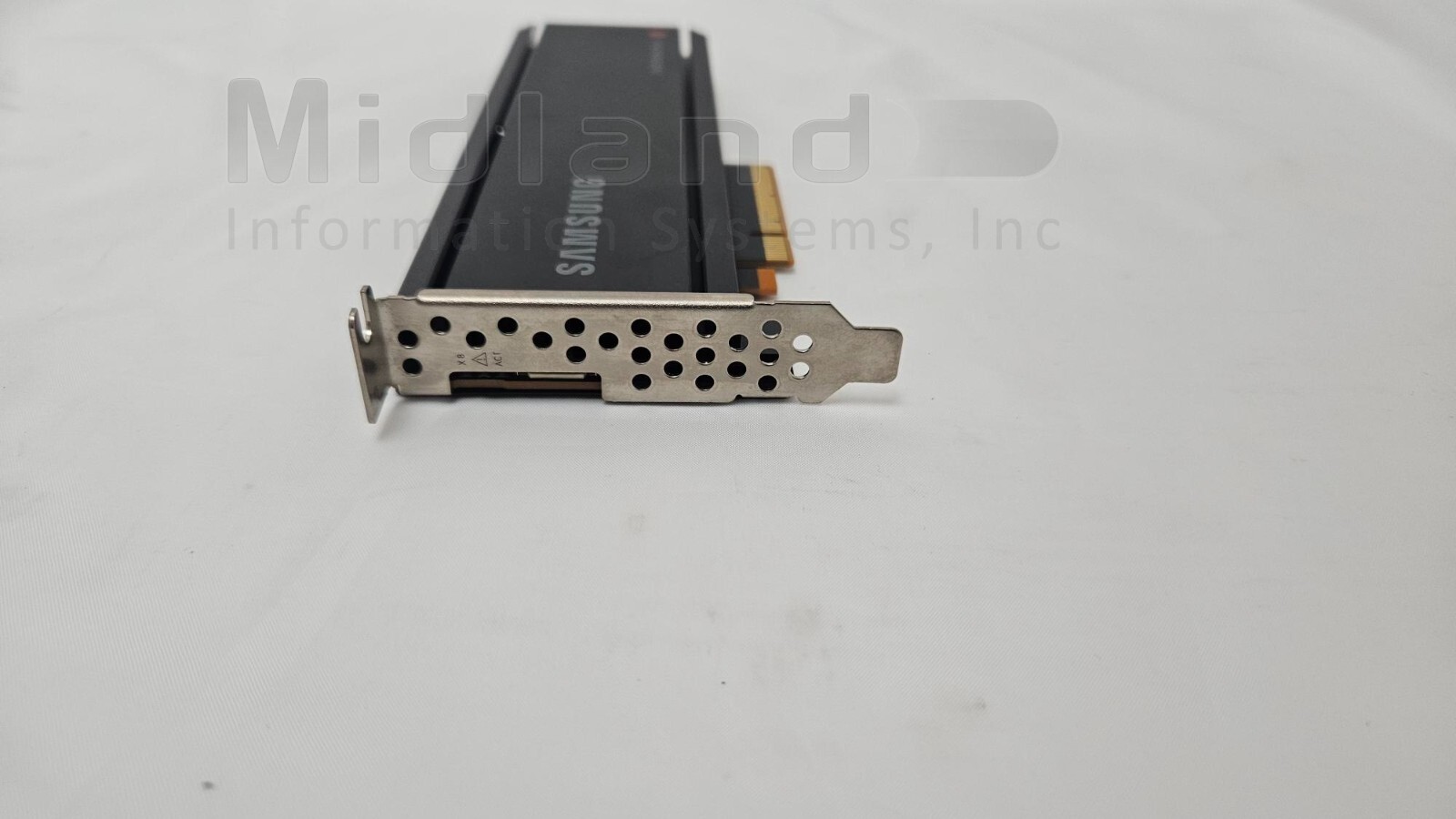 IBM EC7J PCIe4 x8 NVMe 1.6 TB Flash Adapter LP for IBM i S922 E980 E1080 S1022s