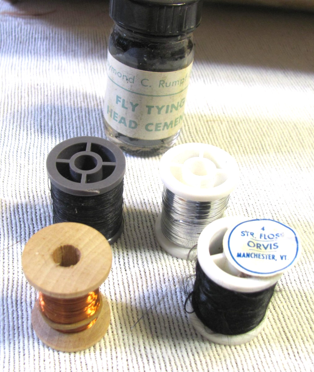 Vintage Orvis Fly Tying Kit Thompson? Pro Vise Pattern Book Thread Foil Feather