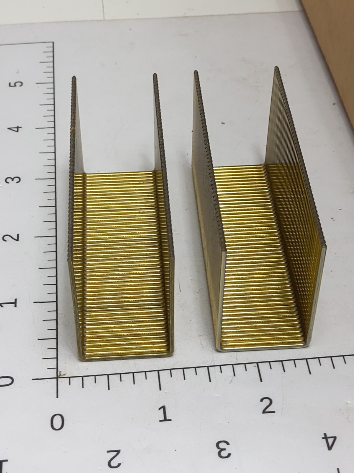 LOT OF 8,000 BEA 140/38 16 GA. 1"CROWN X 1 1/2" LONG STAPLES (NIB)