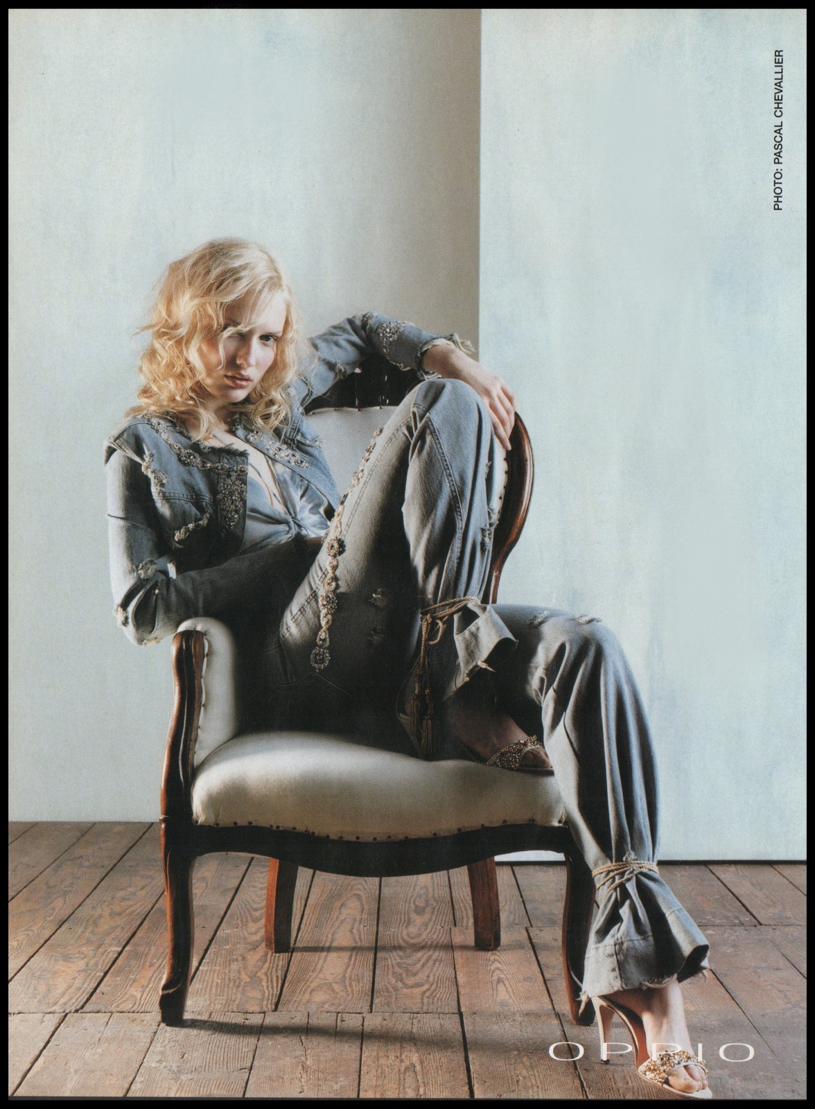 High Heels Oppio Magazine Print Ad Women Fashion  Long Legs shoes 2002-AC