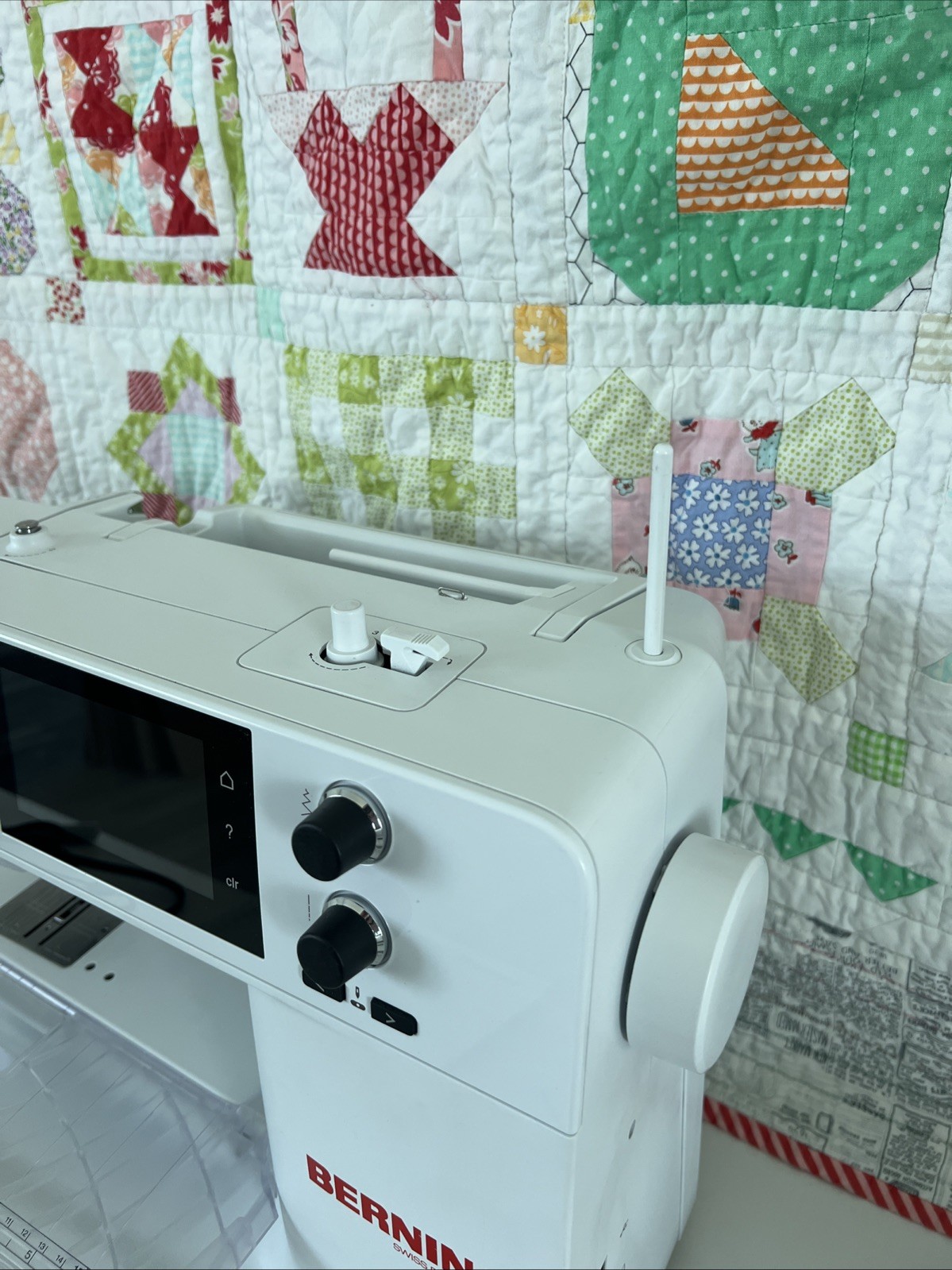 BERNINA B 475 QE Sewing and Quilting Machine