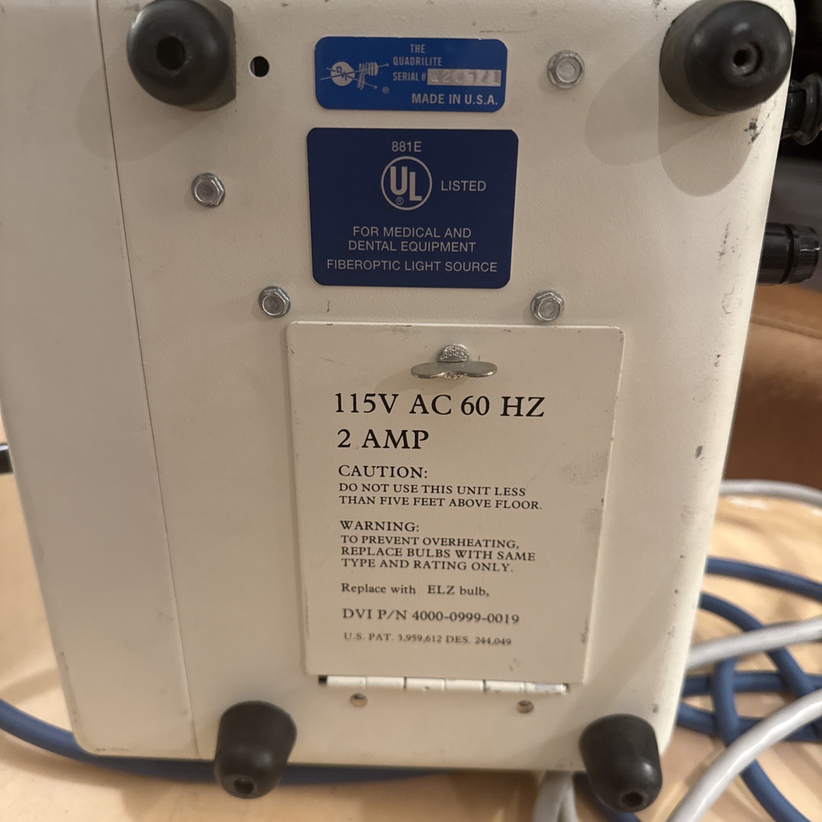 Quadrilite 6000 Fiber Optic Light Source / Surgical Dental Light