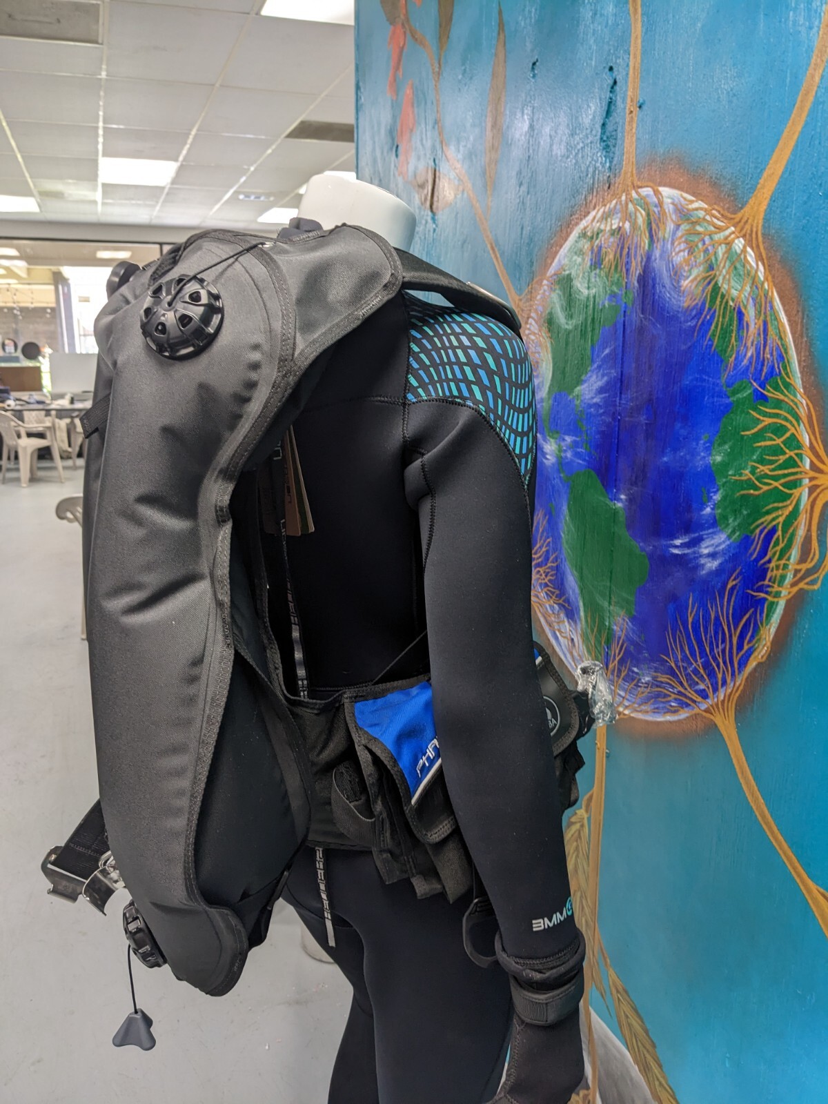 New XS Scuba Phantom SL BCD Medium-Large/Large Black/Blue