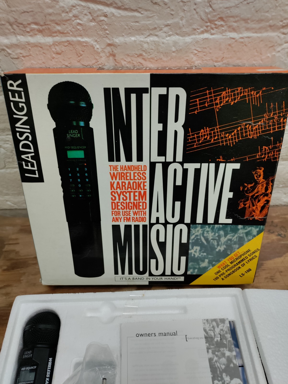 Vintage Leadsinger Handheld Wireless Music System Karaoke Microphone