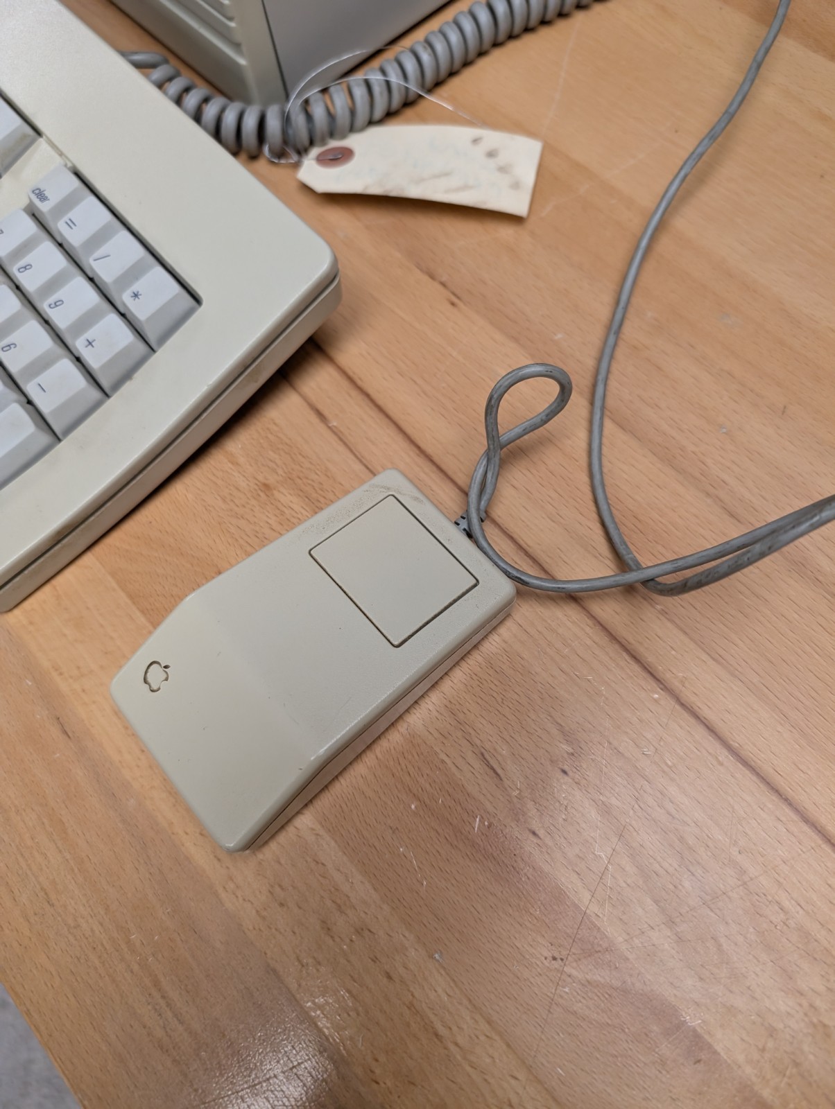 Apple Macintosh SE M5010 Vintage Computer with Keyboard/Mouse untestedREAD DESC