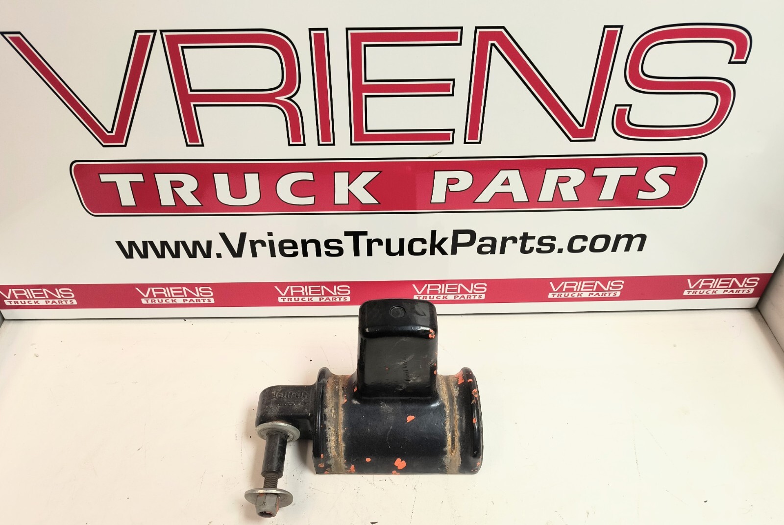 PACCAR KENWORTH PETERBILT B63-6009R SADDLE-FRONT SUSPENSION RH