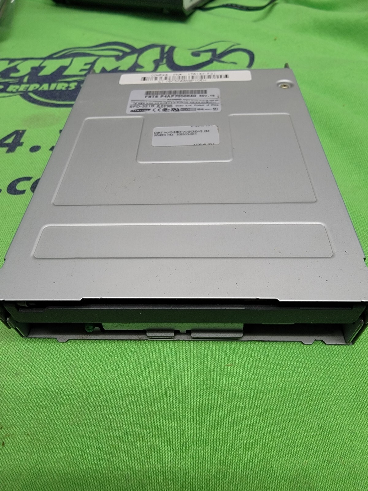 SAMSUNG 3.5 1.44MB Internal Floppy Drive SFD-321B - NO BEZEL