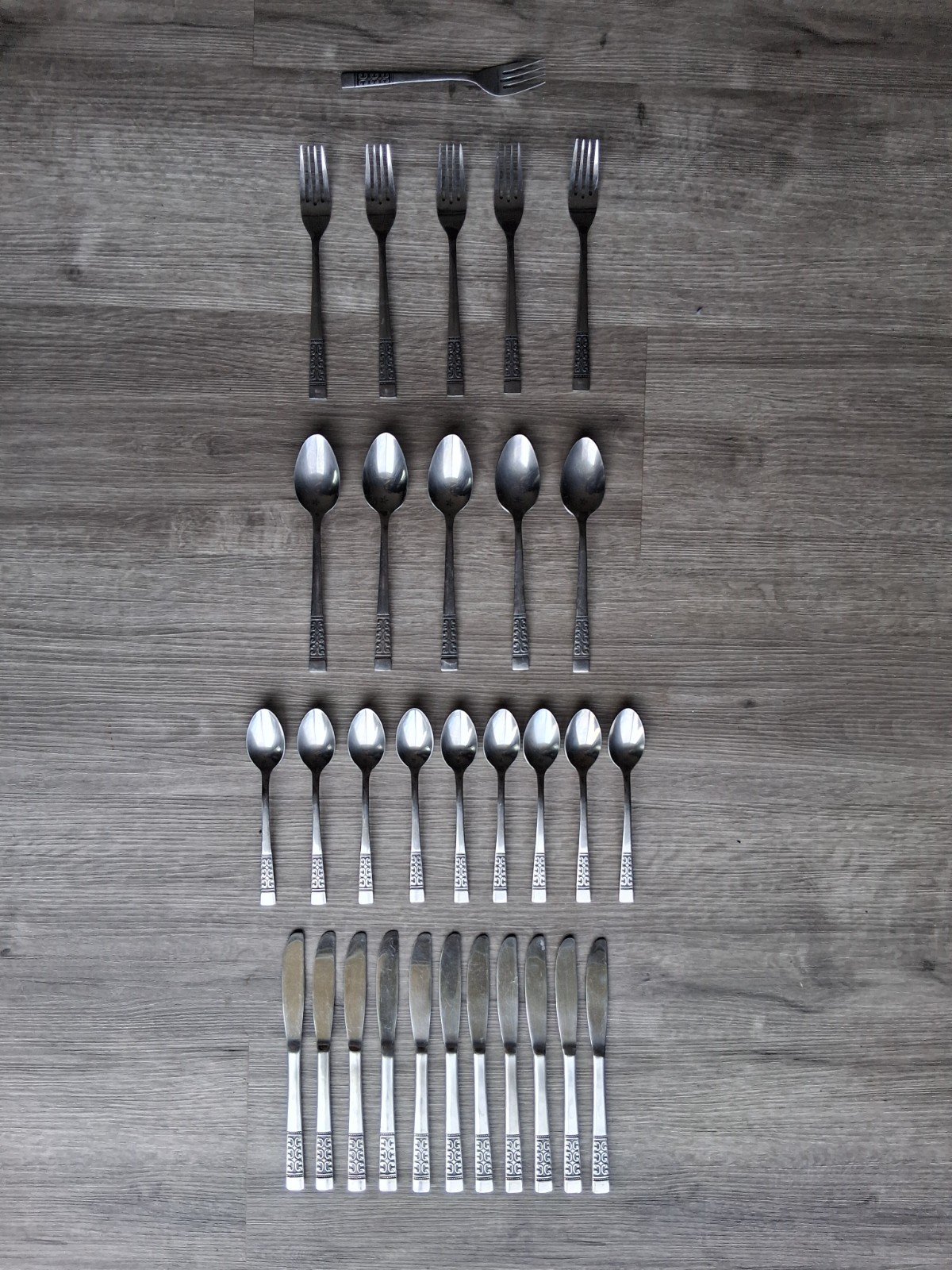 Rogers CASA VISTA Stainless KOREA Black Accent Flatware 30 Pieces Fork Spoon Kni