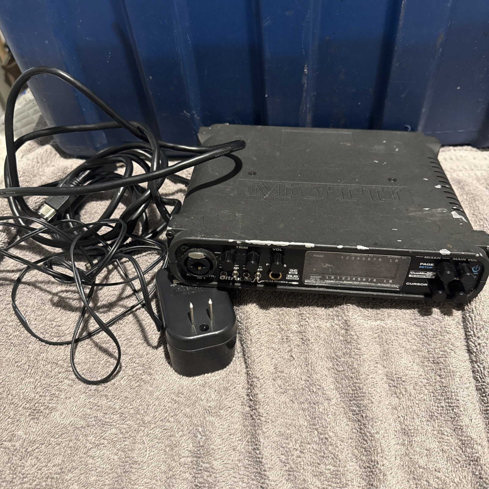 MOTU UltraLite FireWire Audio Recording Interface (untested) with cables