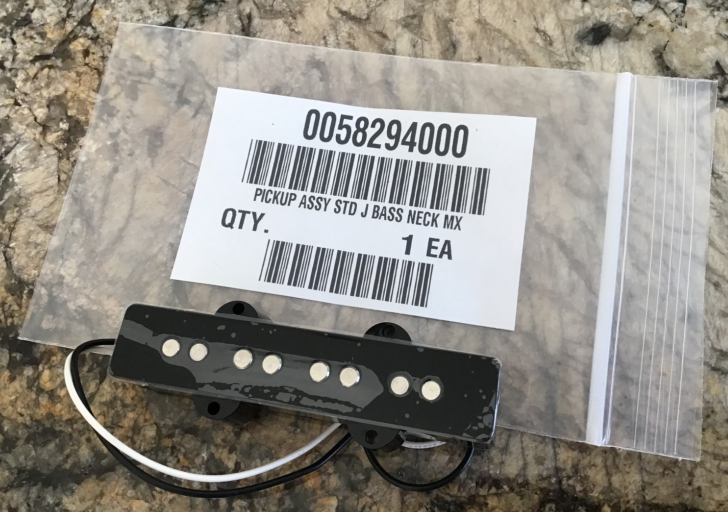 FENDER STANDARD SERIES JAZZ BASS NECK PICKUP MX ASSEMBLY 005-8294-000 NEW!!